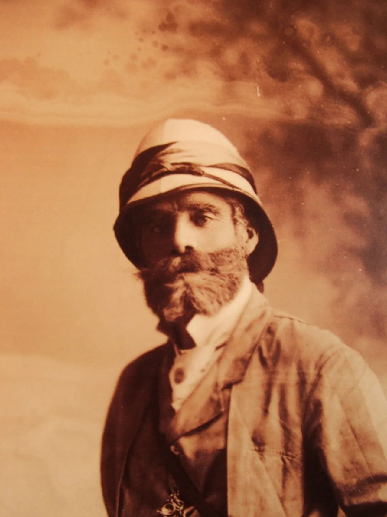 Portrait of Enrico Alberto d'Albertis (1846–1932) – memorial page