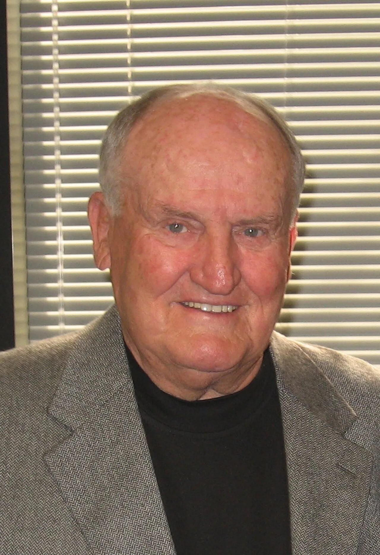 Portrait of LaVell Edwards (1930–2016) – memorial page