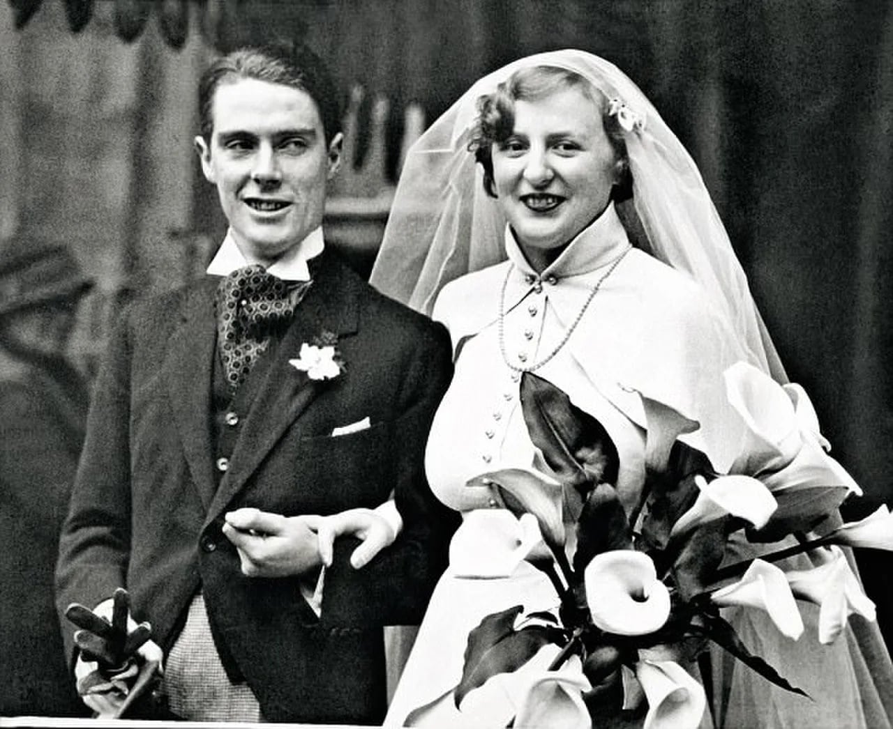 Portrait of Violet Powell (1912–2002) – memorial page