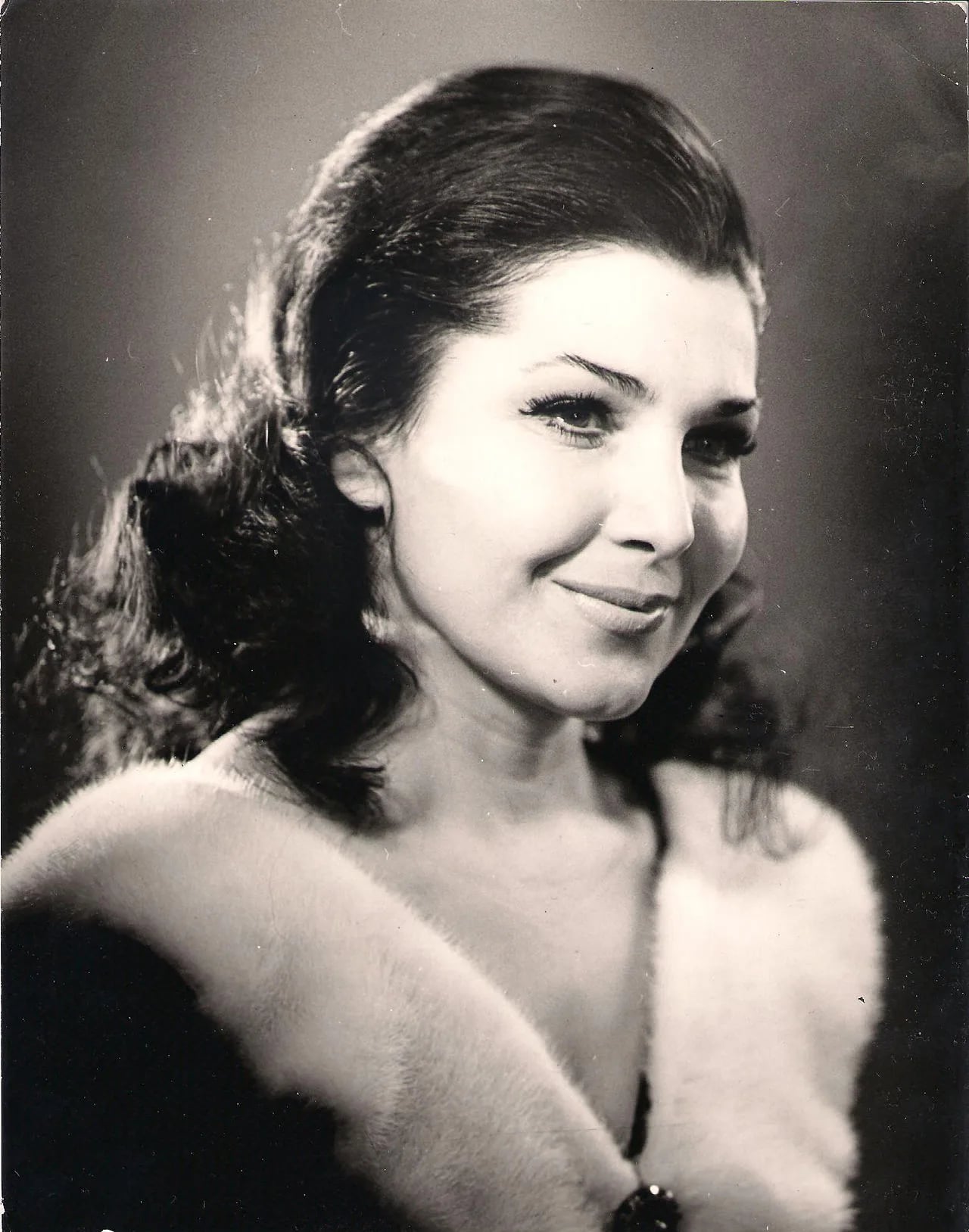 Portrait of Lamara Tschkonia (1930–2024) – memorial page