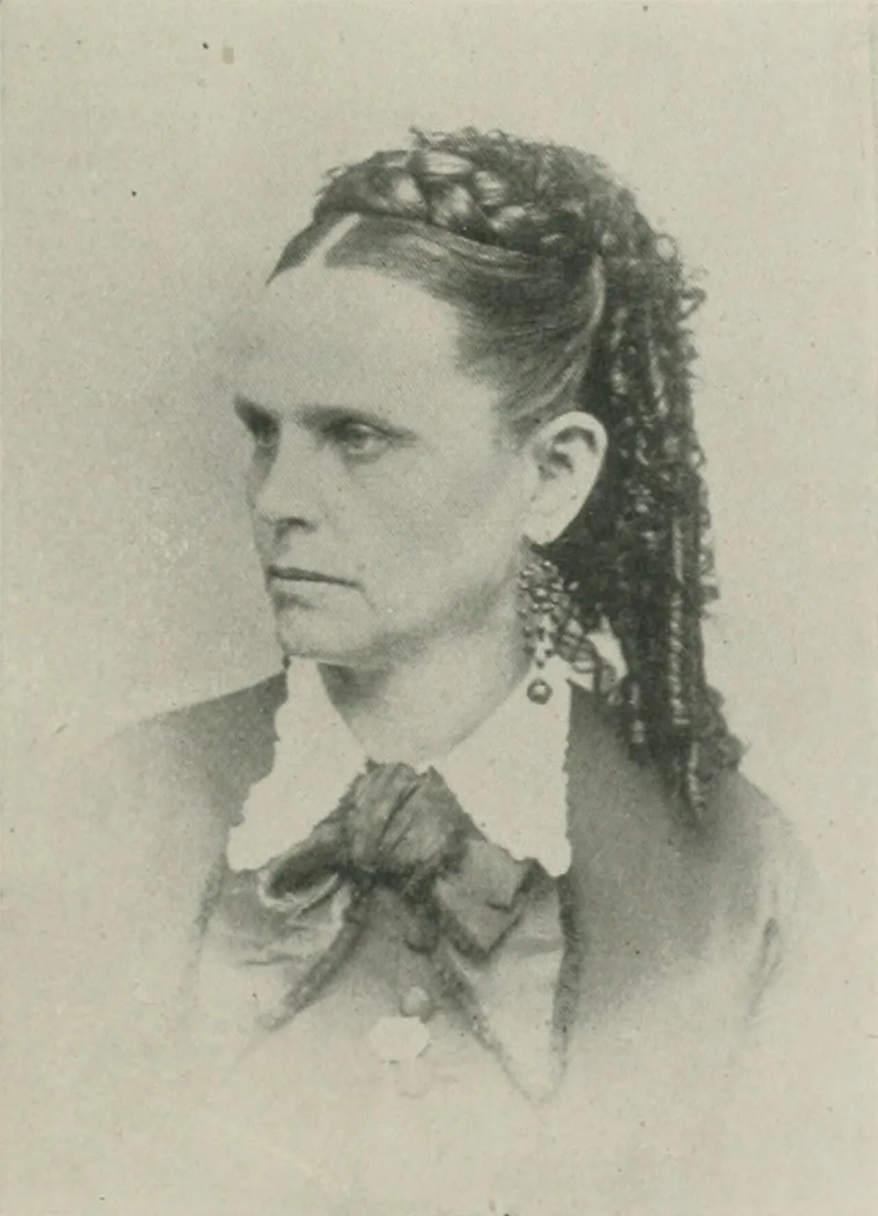 Portrait of Esther W. Taylor (1826–1904) – memorial page