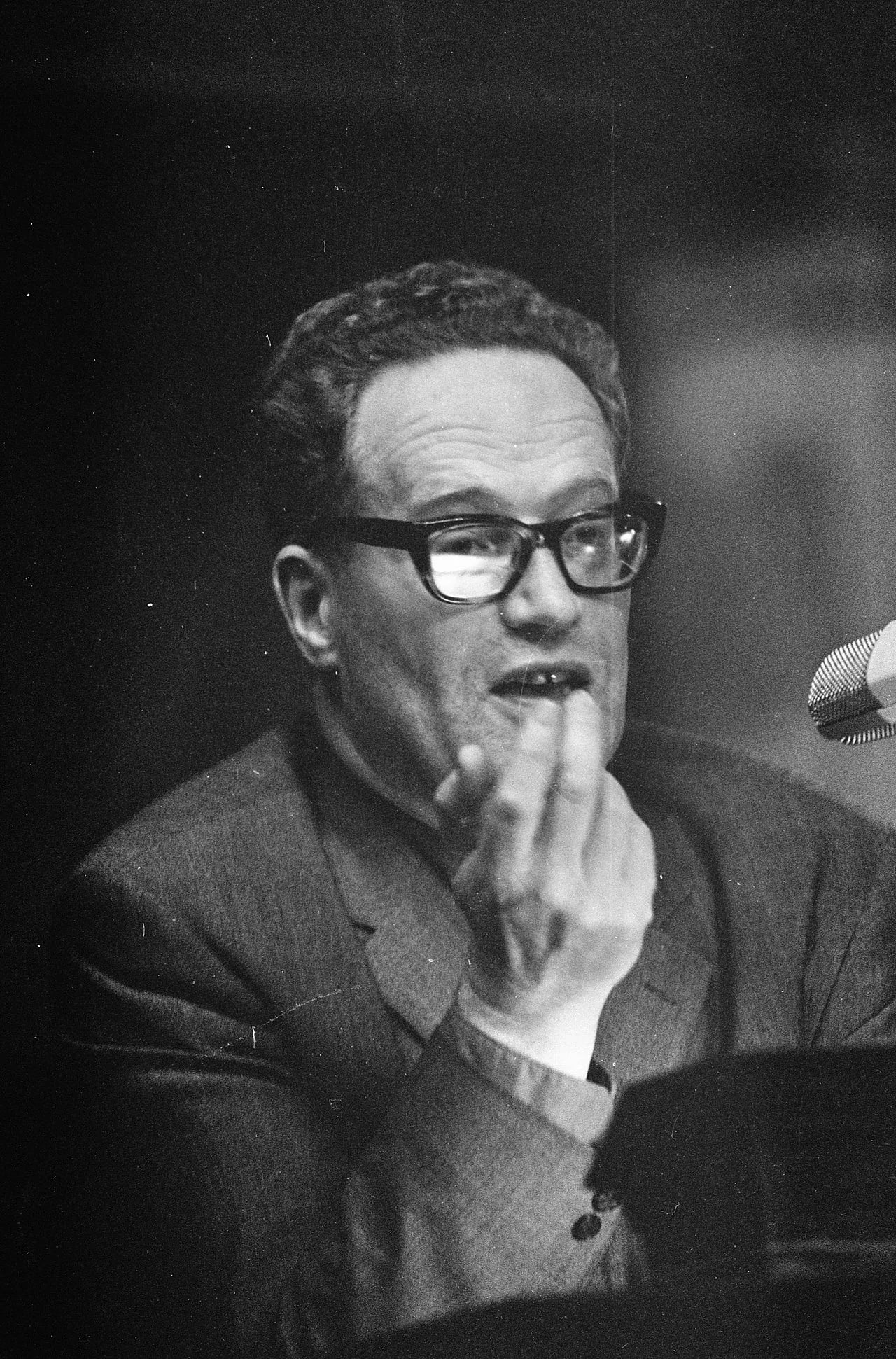 Portrait of Bernard Delfgaauw (1912–1993) – memorial page