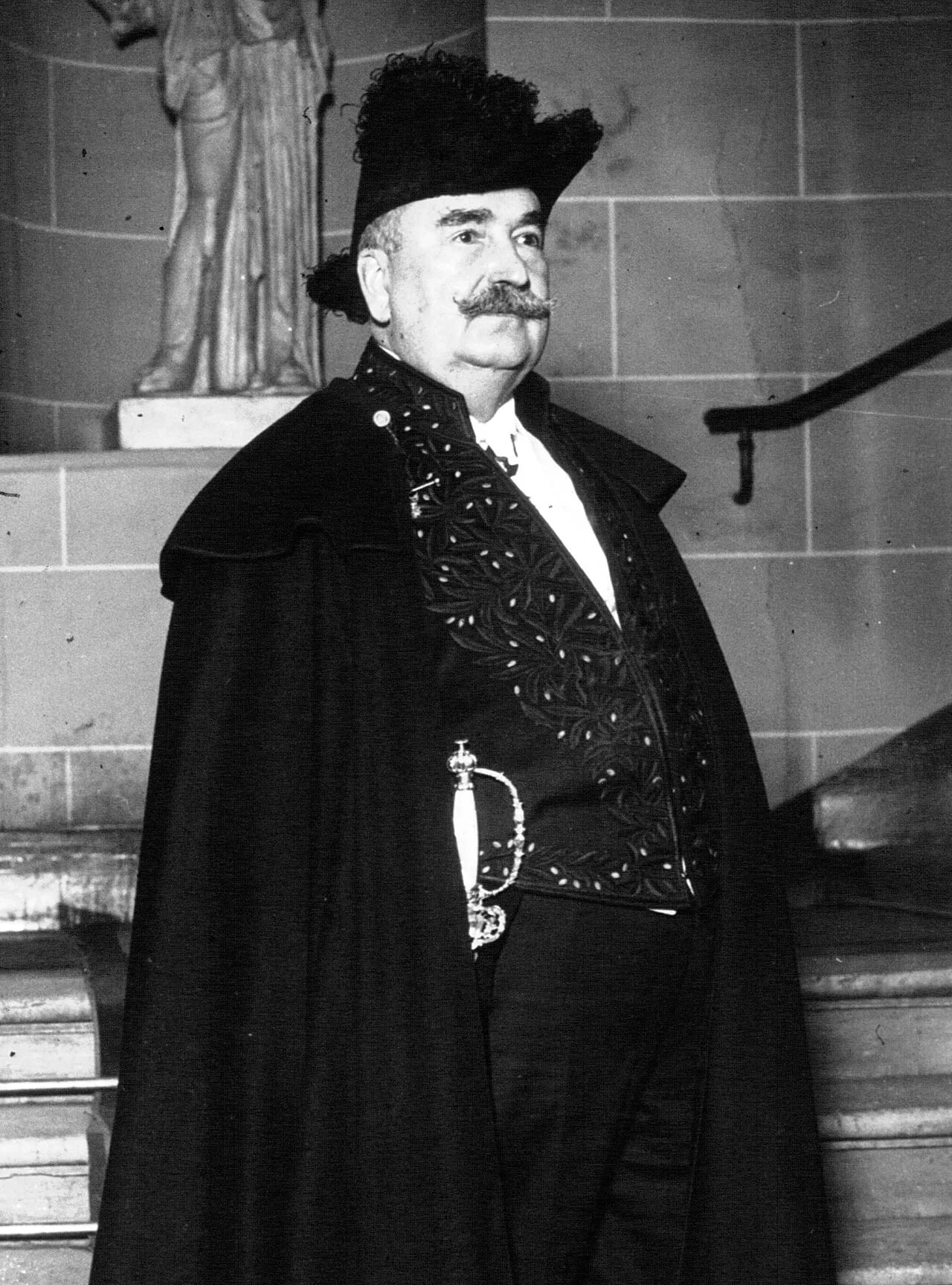 Portrait of Louis Bertrand (1866–1941) – memorial page