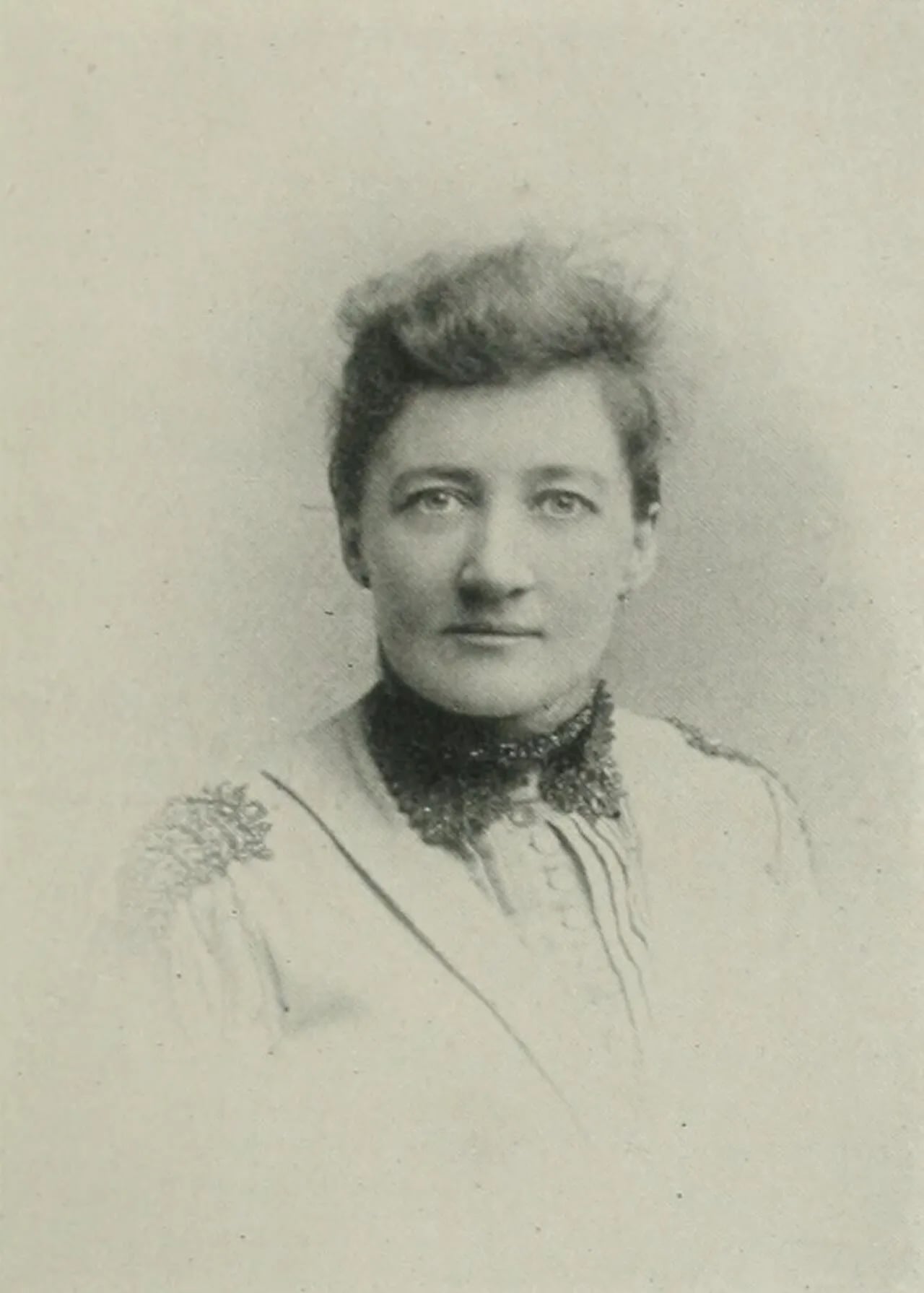 Portrait of Emily Julian McManus (1865–1918) – memorial page