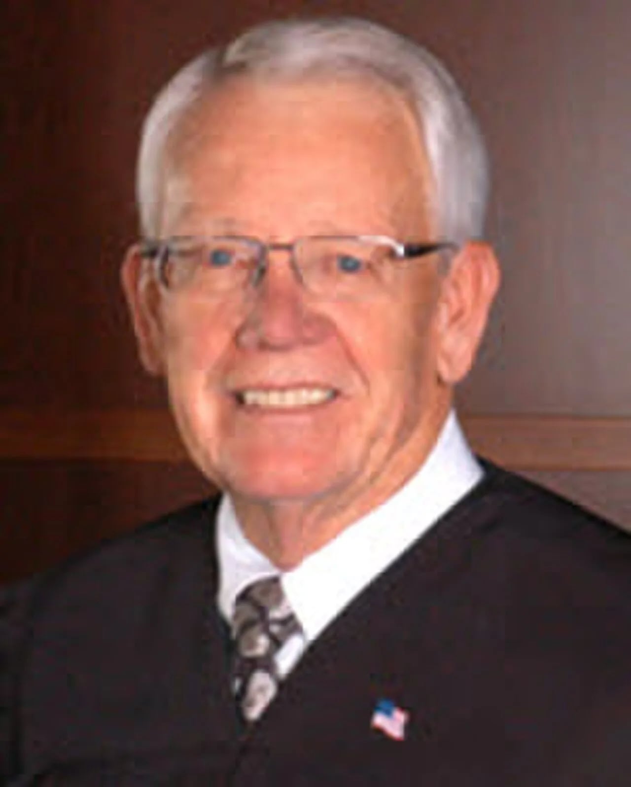 Portrait of Larry R. Hicks (1943–2024) – memorial page