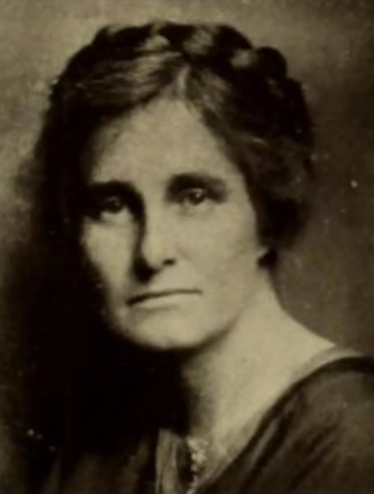 Portrait of Laura Scales (1879–1990) – memorial page