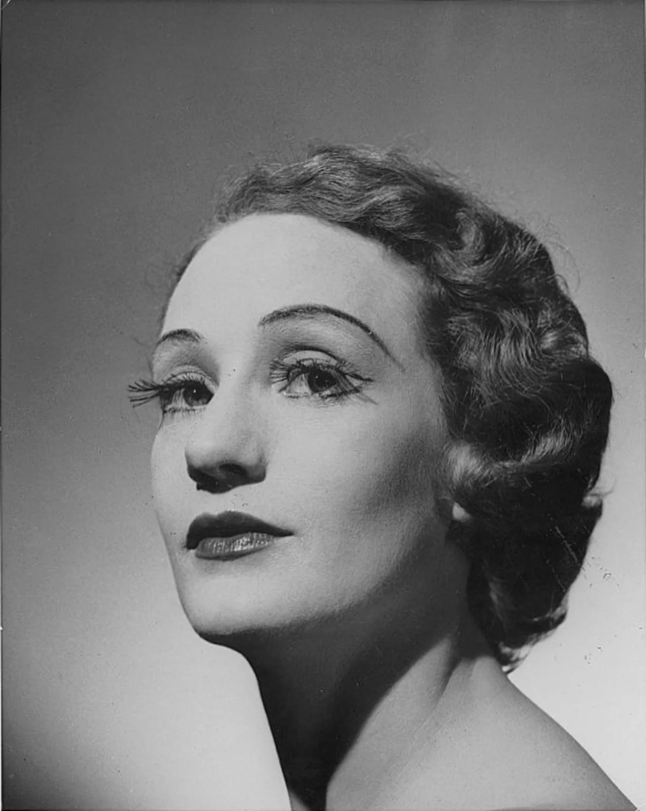 Porträt von Laurel Martyn (1916–2013) – Gedenkseite