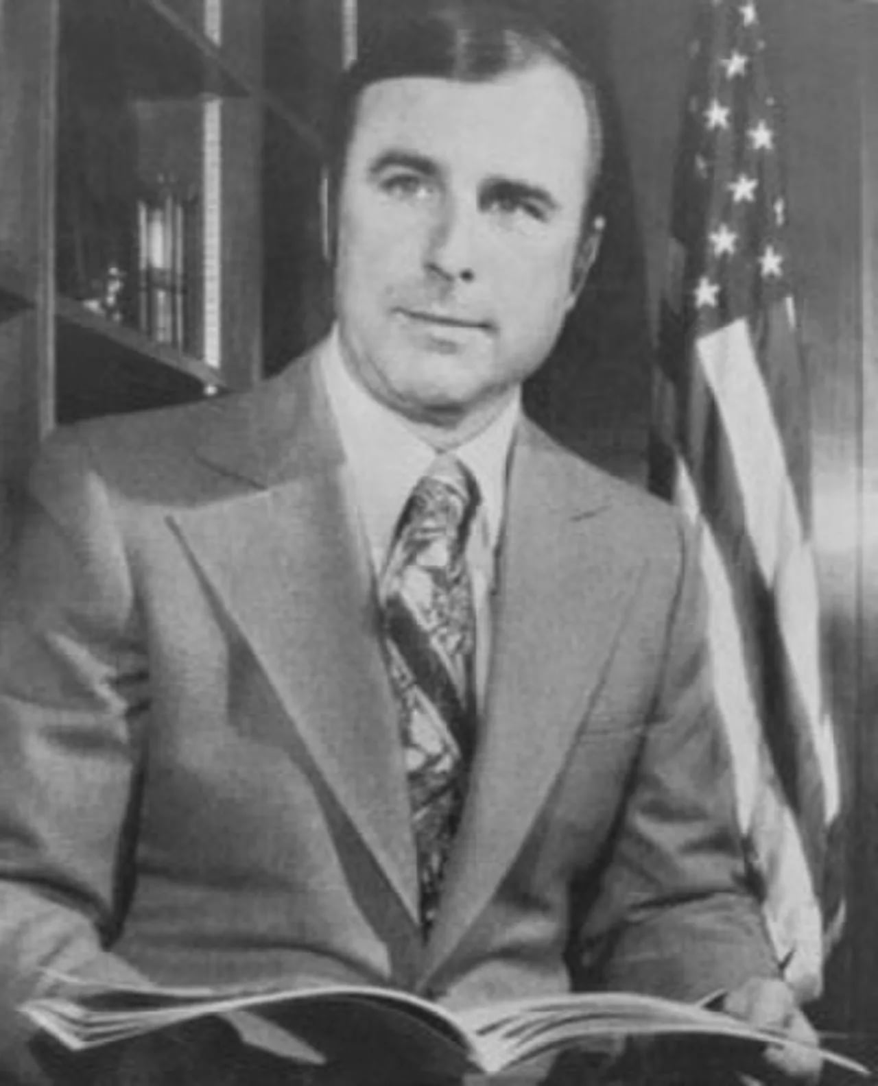 Portrait of Lawrence Francis Kramer (1933–2023) – memorial page