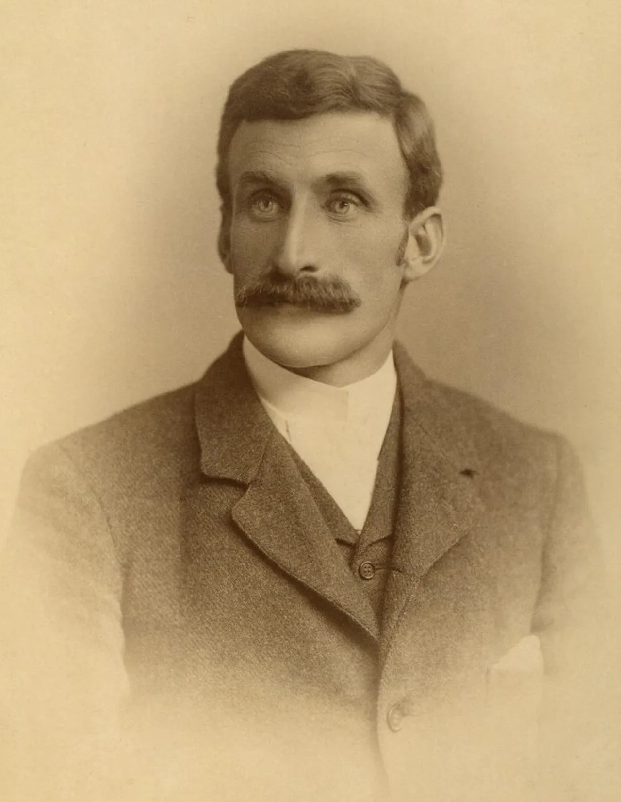 Portrait of Lawrence Wells (1860–1938) – memorial page