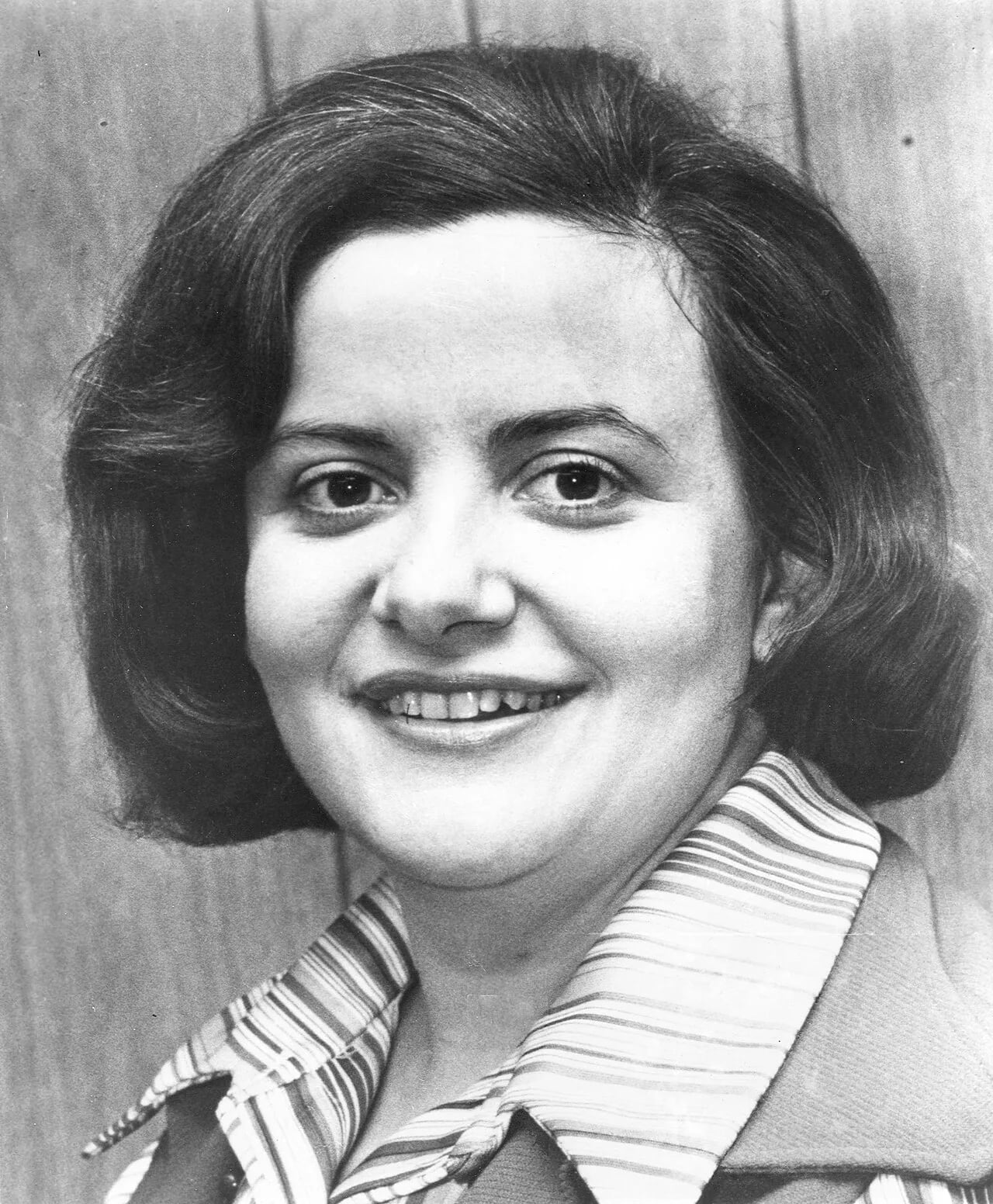 Porträt von Mary Rose Oakar (1940–2025) – Gedenkseite