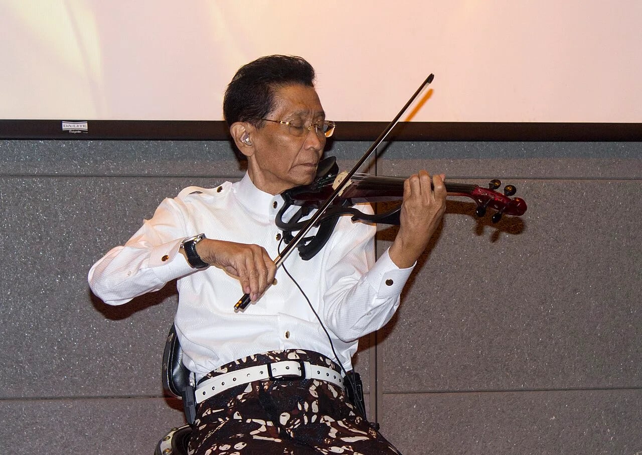 Portrait of Idris Sardi (1938–2014) – memorial page