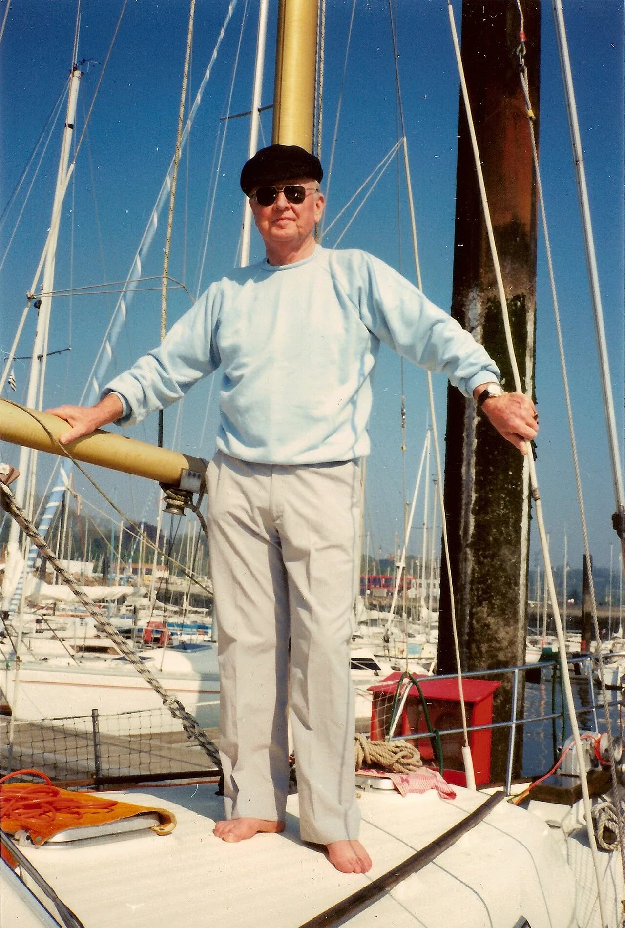Portrait of Jean Delettrez (1921–2010) – memorial page