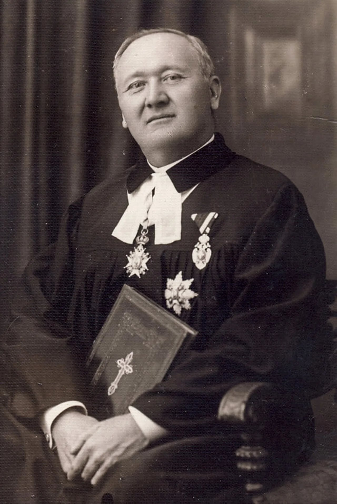 Portrait of Adam Vereš (1883–1931) – memorial page