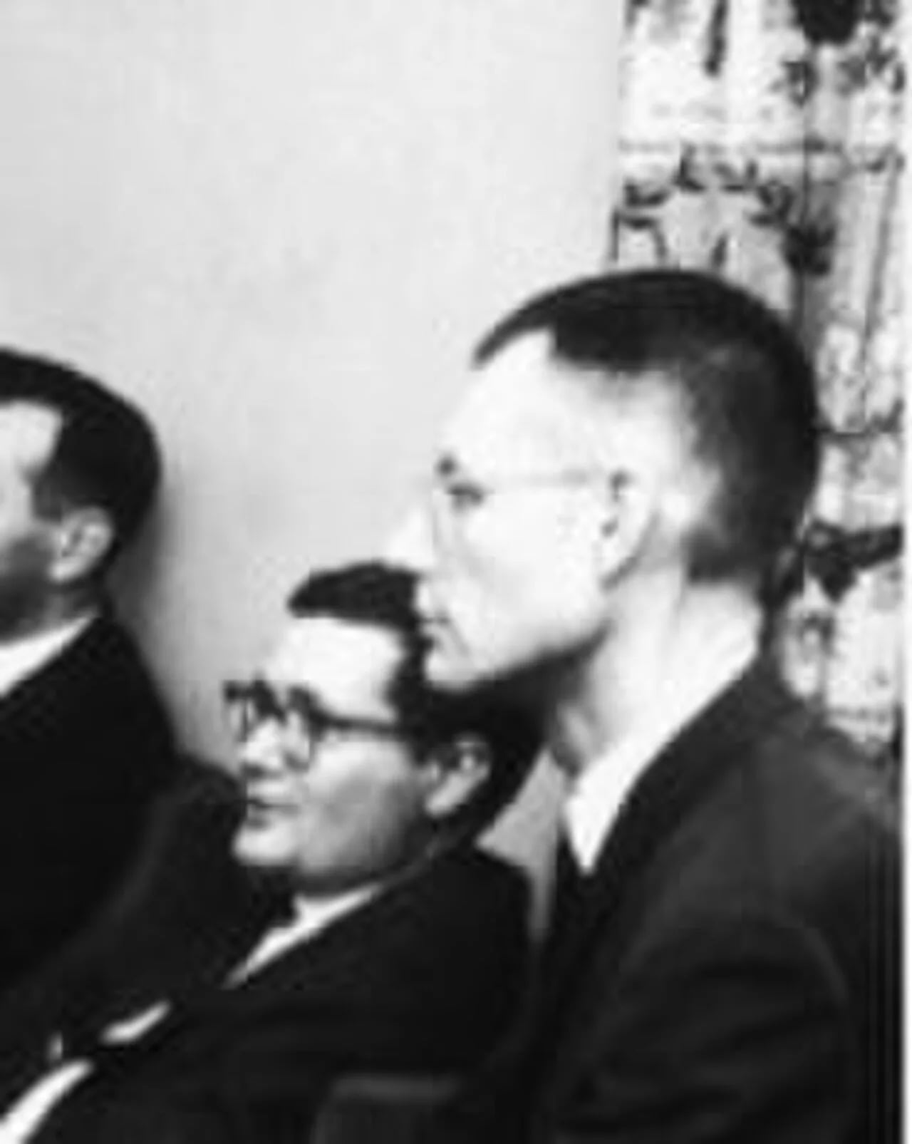 Portrait of Leland Yeager (1924–2018) – memorial page