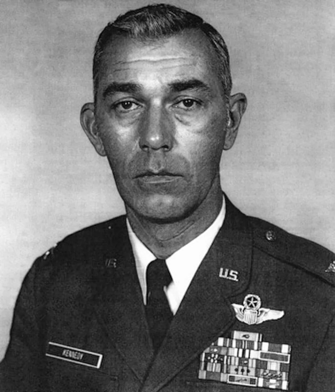 Porträt von Leland T. Kennedy (1934–2003) – Gedenkseite