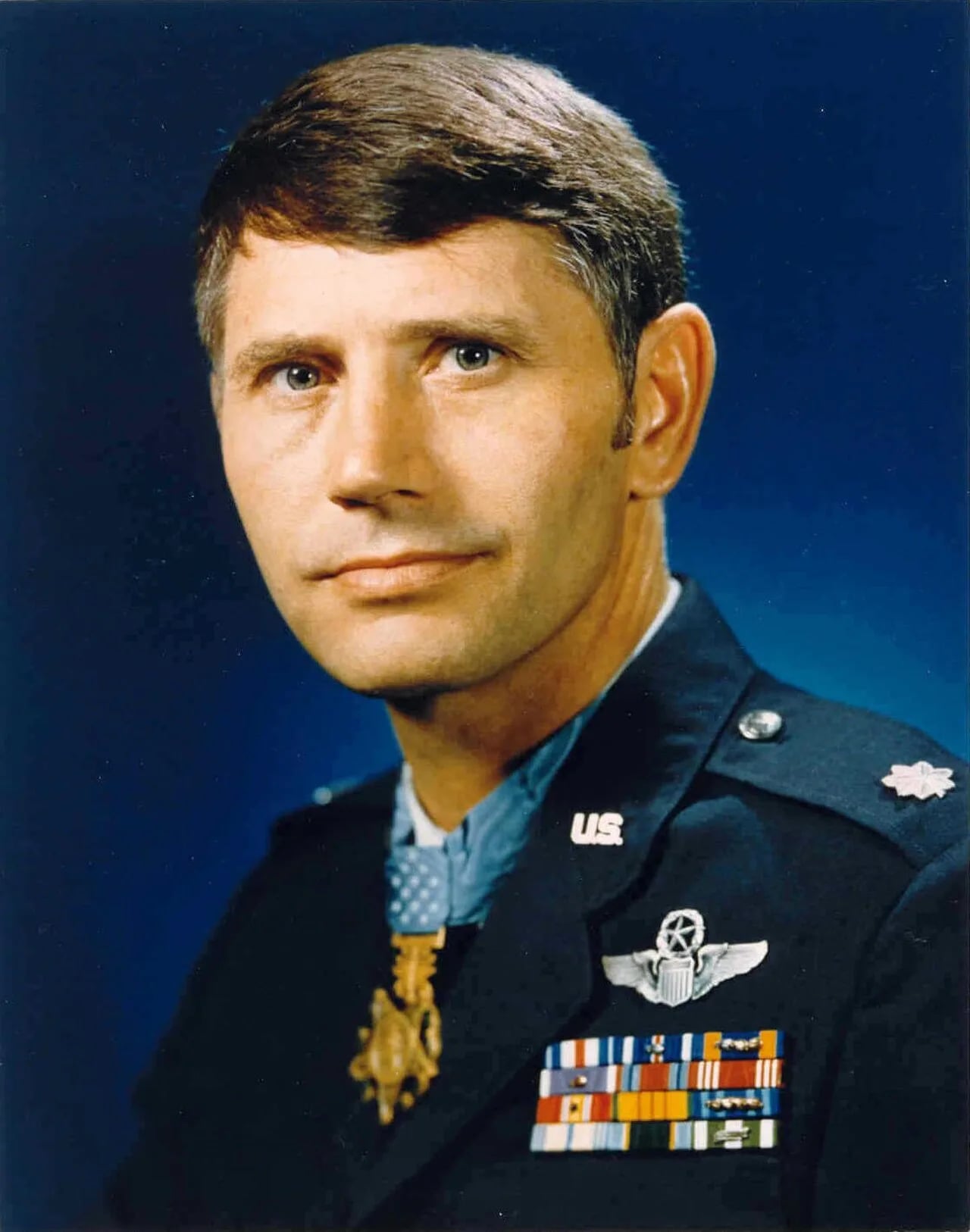 Portrait of Leo K. Thorsness (1932–2017) – memorial page