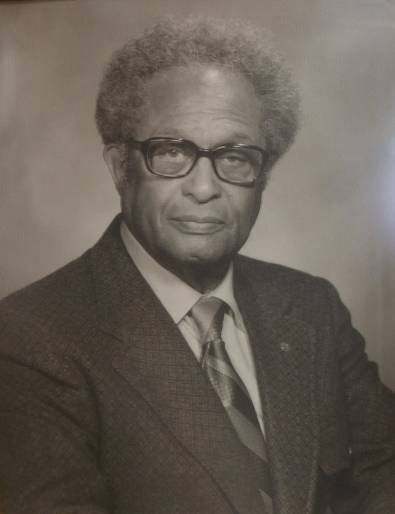 Portrait of Leon Bates (1899–1972) – memorial page