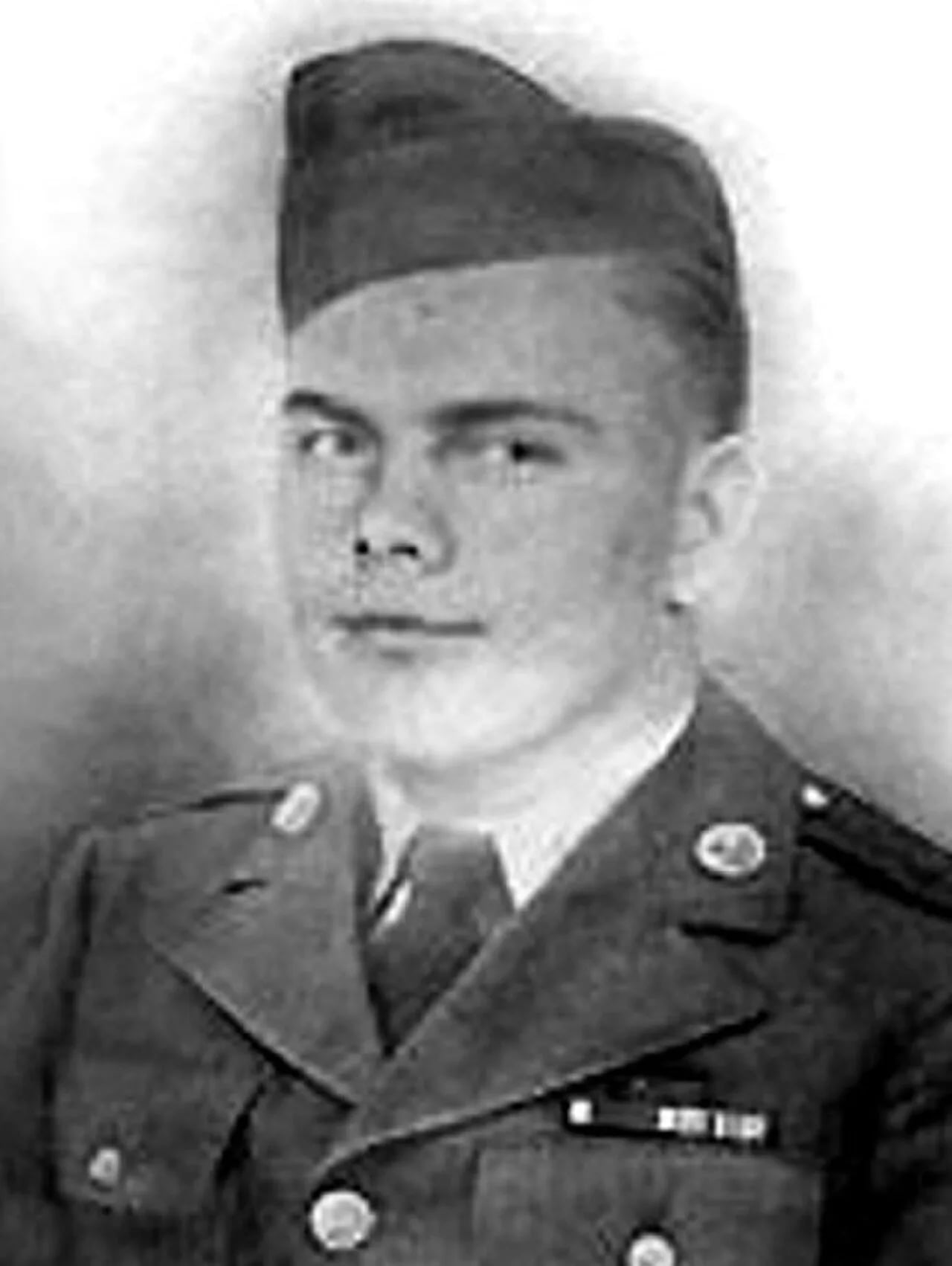 Portrait of Leonard C. Brostrom (1919–1944) – memorial page