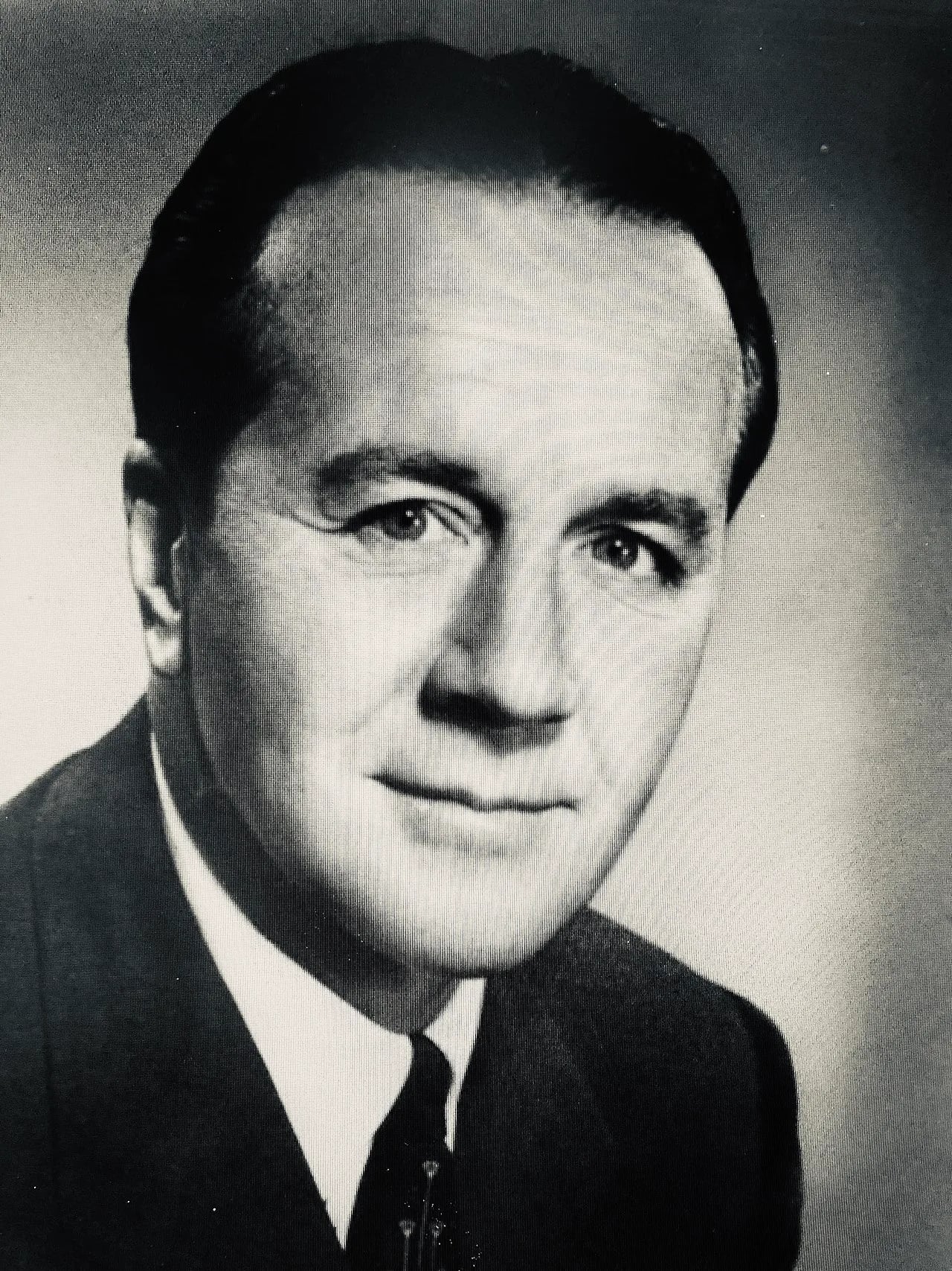 Porträt von Leonard Firestone (1907–1996) – Gedenkseite