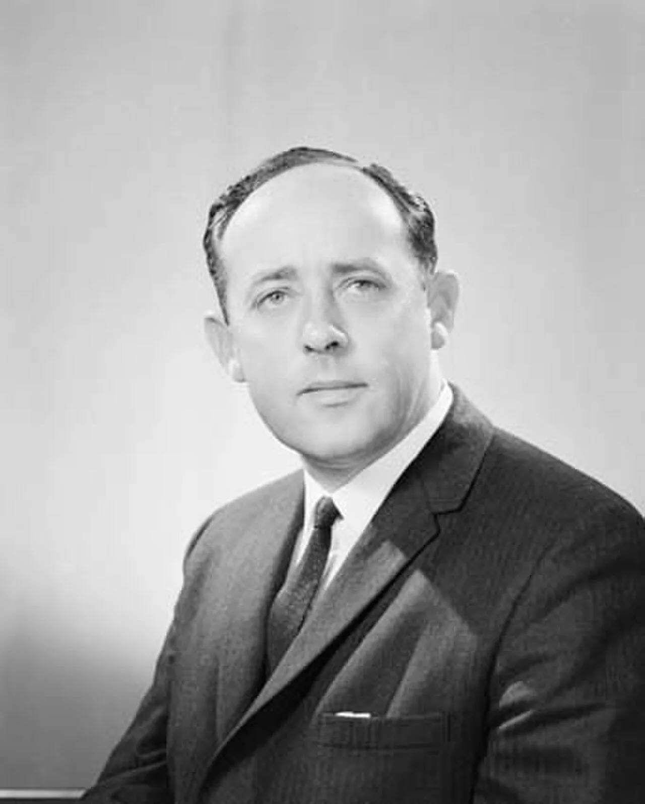 Porträt von Les Johnson (1924–2015) – Gedenkseite