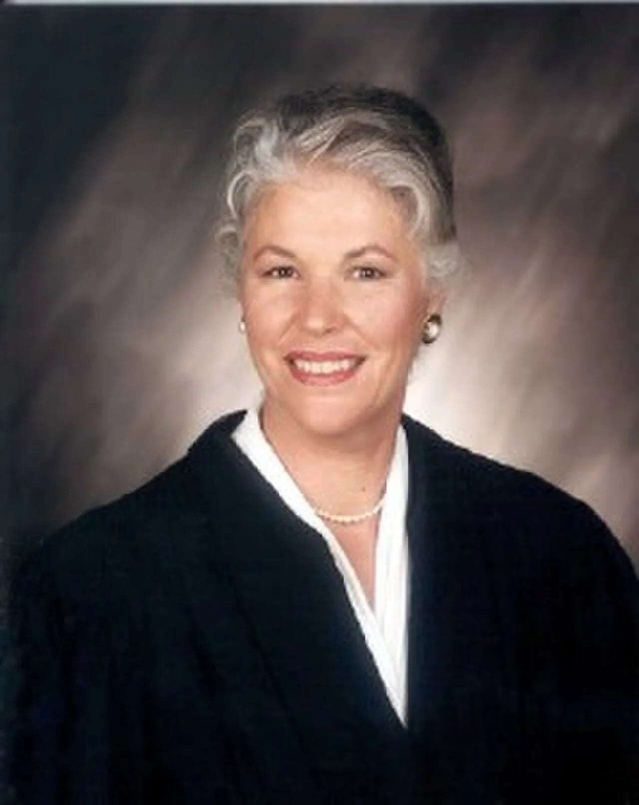 Porträt von Lesley B. Wells (1937–2025) – Gedenkseite