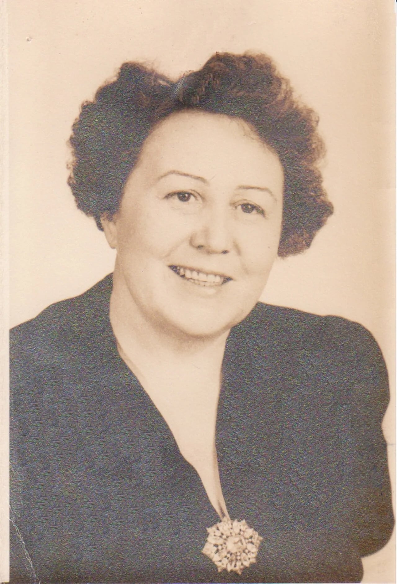 Portrait of Lexie Dean Robertson (1893–1954) – memorial page