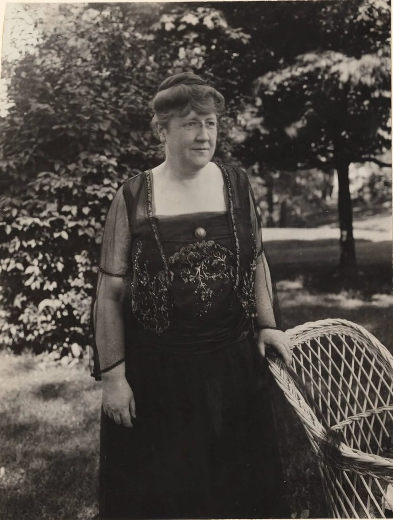 Portrait of Lida Lee Tall (1873–1942) – memorial page