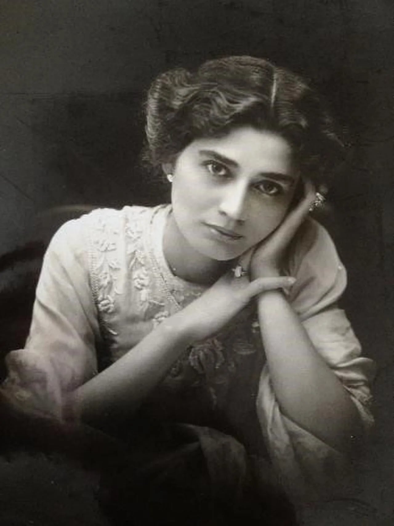 Porträt von Adeline Bourne (1873–1965) – Gedenkseite