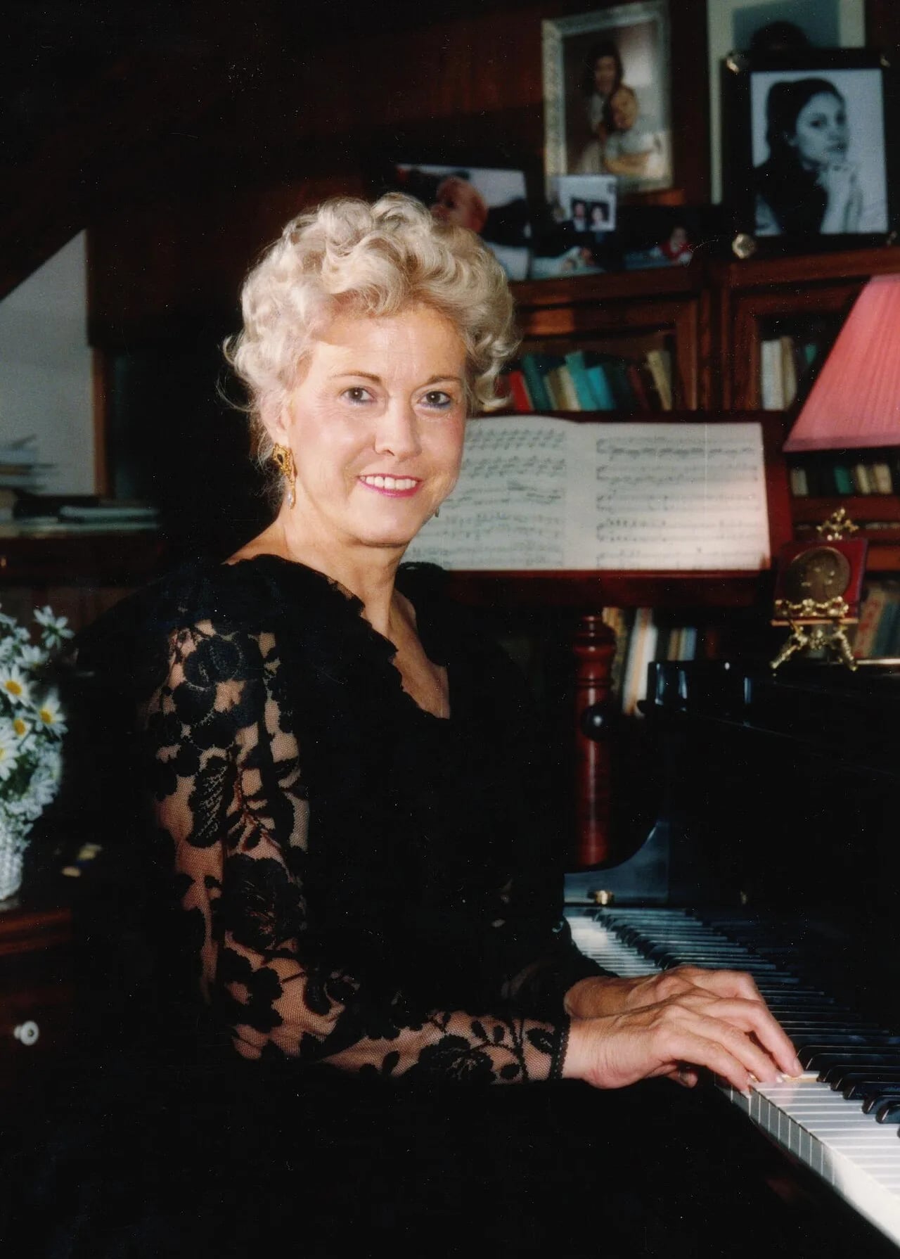 Portrait of Lina Pizzolongo (1925–1991) – memorial page