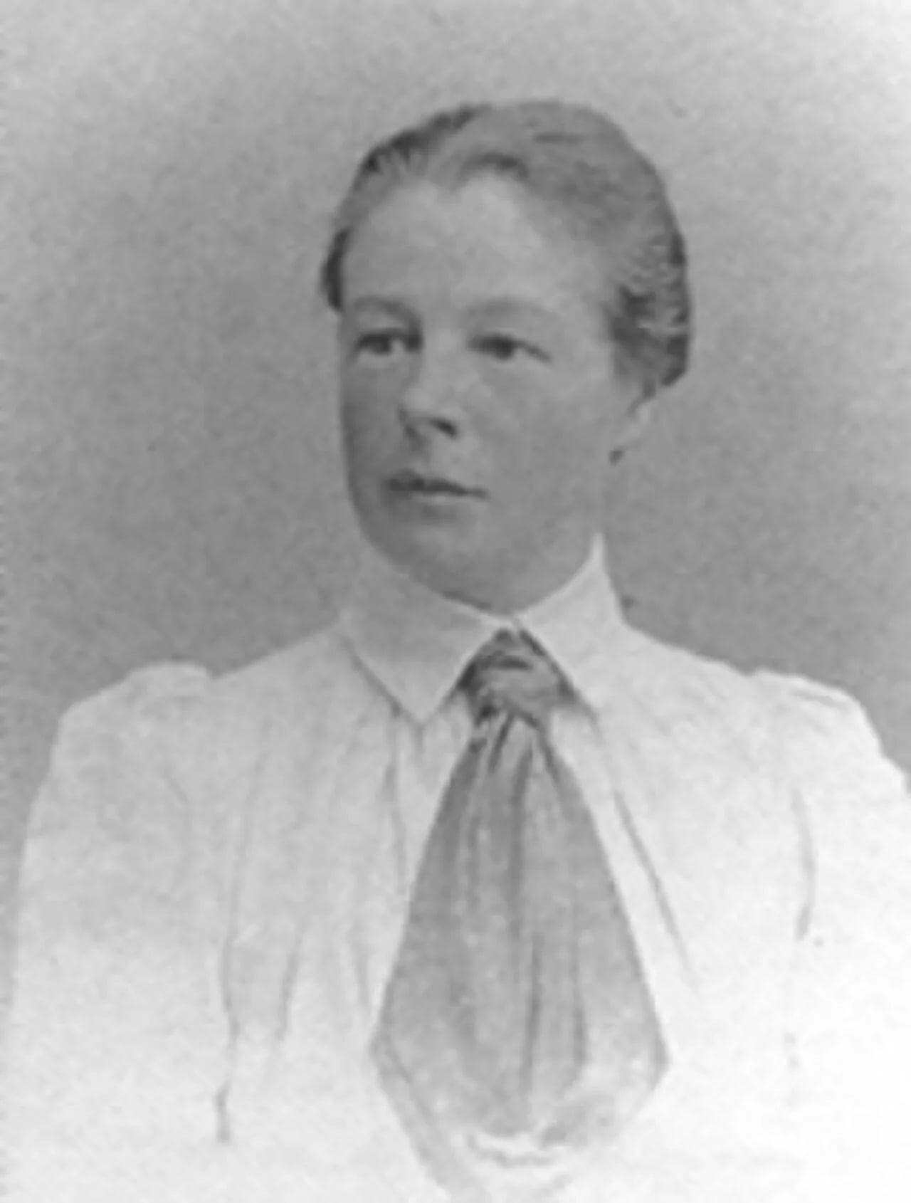 Portrait of Beatrice Tomasson (1859–1947) – memorial page