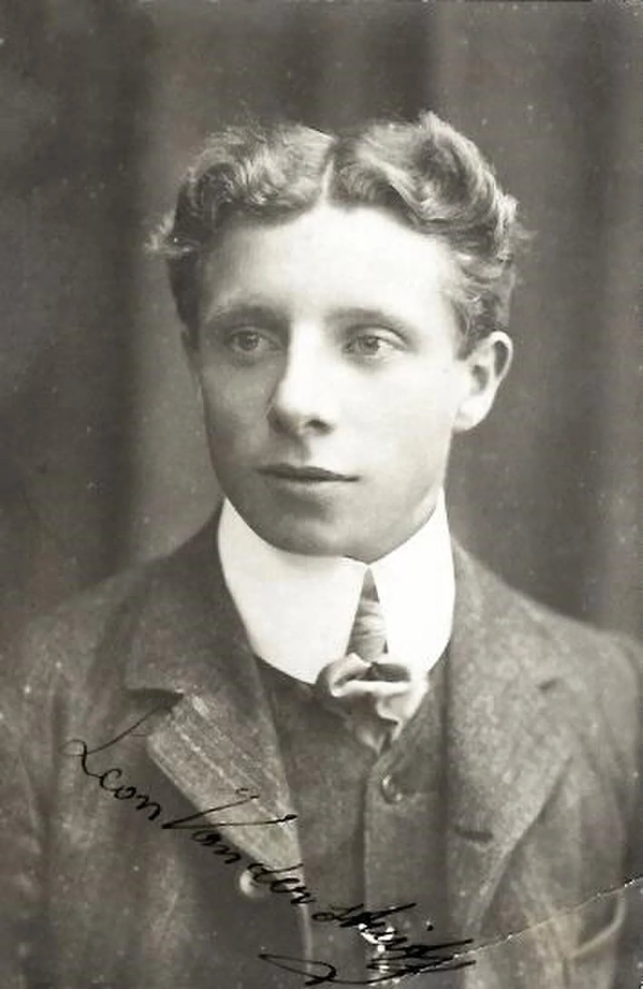 Portrait of Léon Vanderstuyft (1890–1964) – memorial page