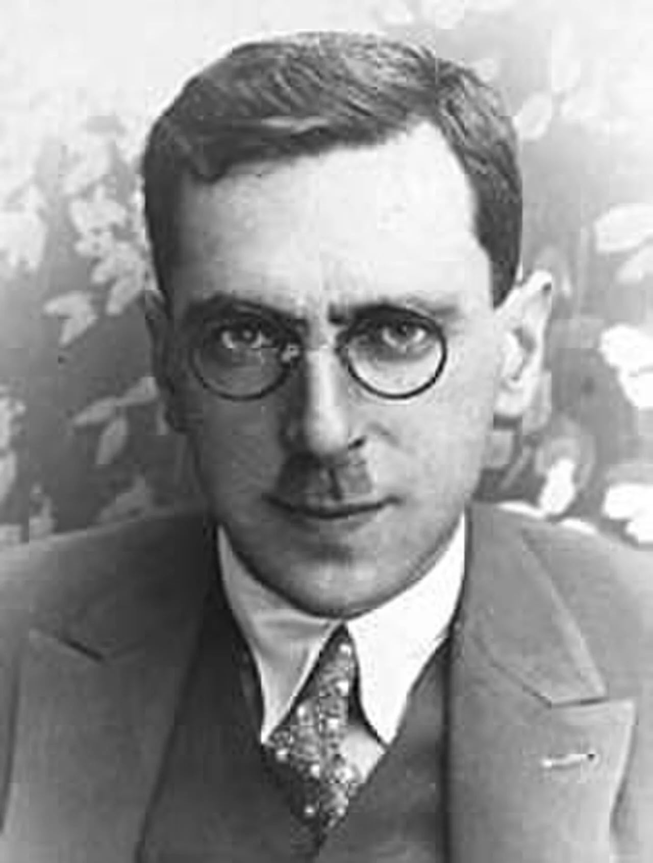 Portrait of Nevzat Tandoğan (1894–1946) – memorial page
