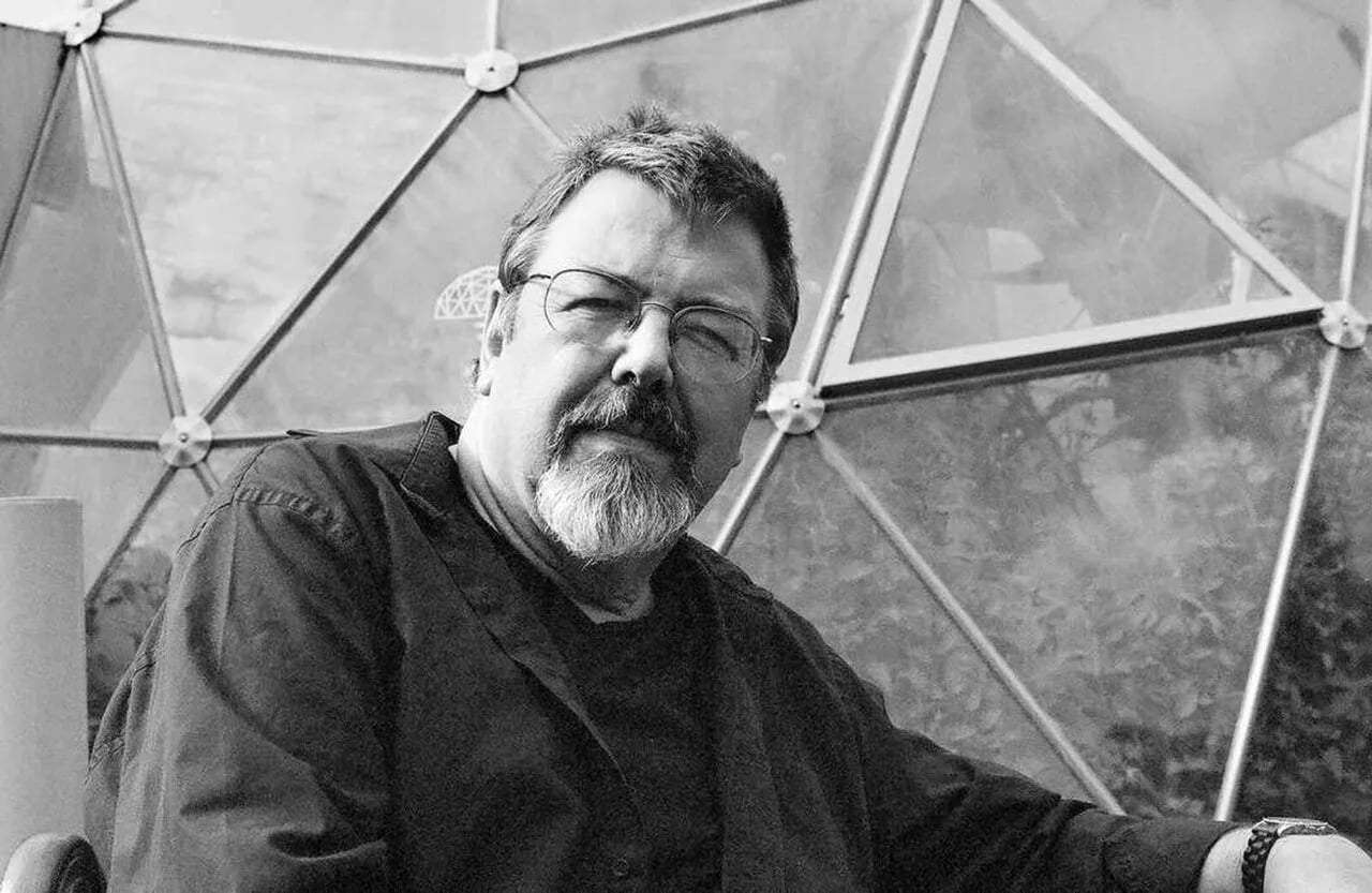 Portrait of Geoff Nicholson (1953–2025) – memorial page