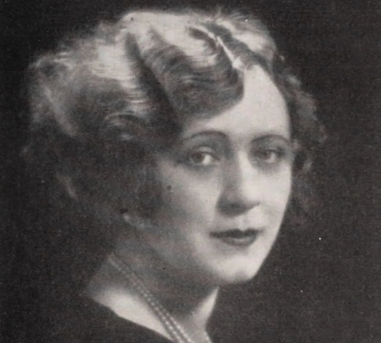 Portrait of Lucille Lee Stewart (1889–1982) – memorial page