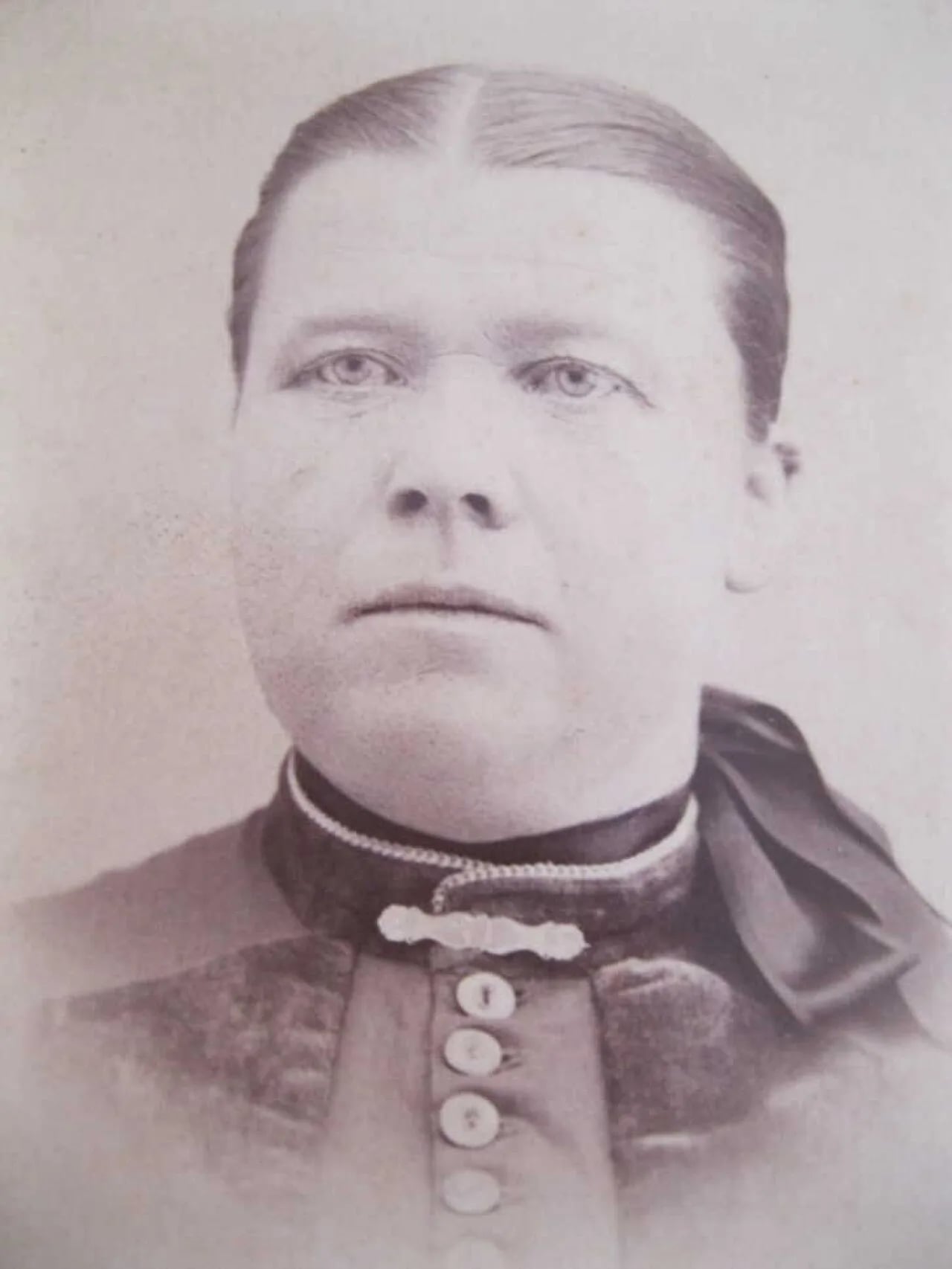 Portrait of Lydia Maria Weesner (1850–1899) – memorial page