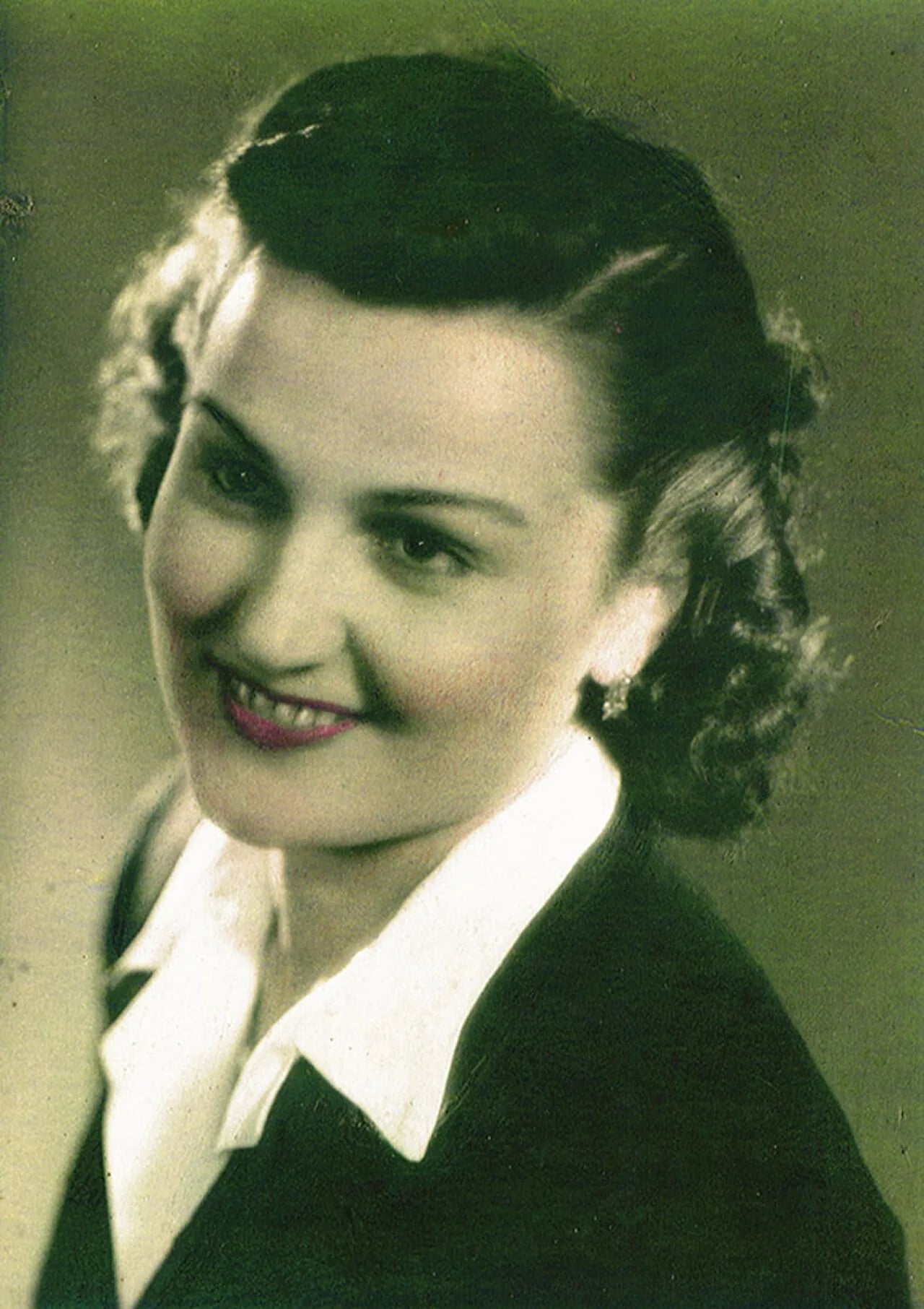 Portrait of Marie Logoreci (1920–1988) – memorial page