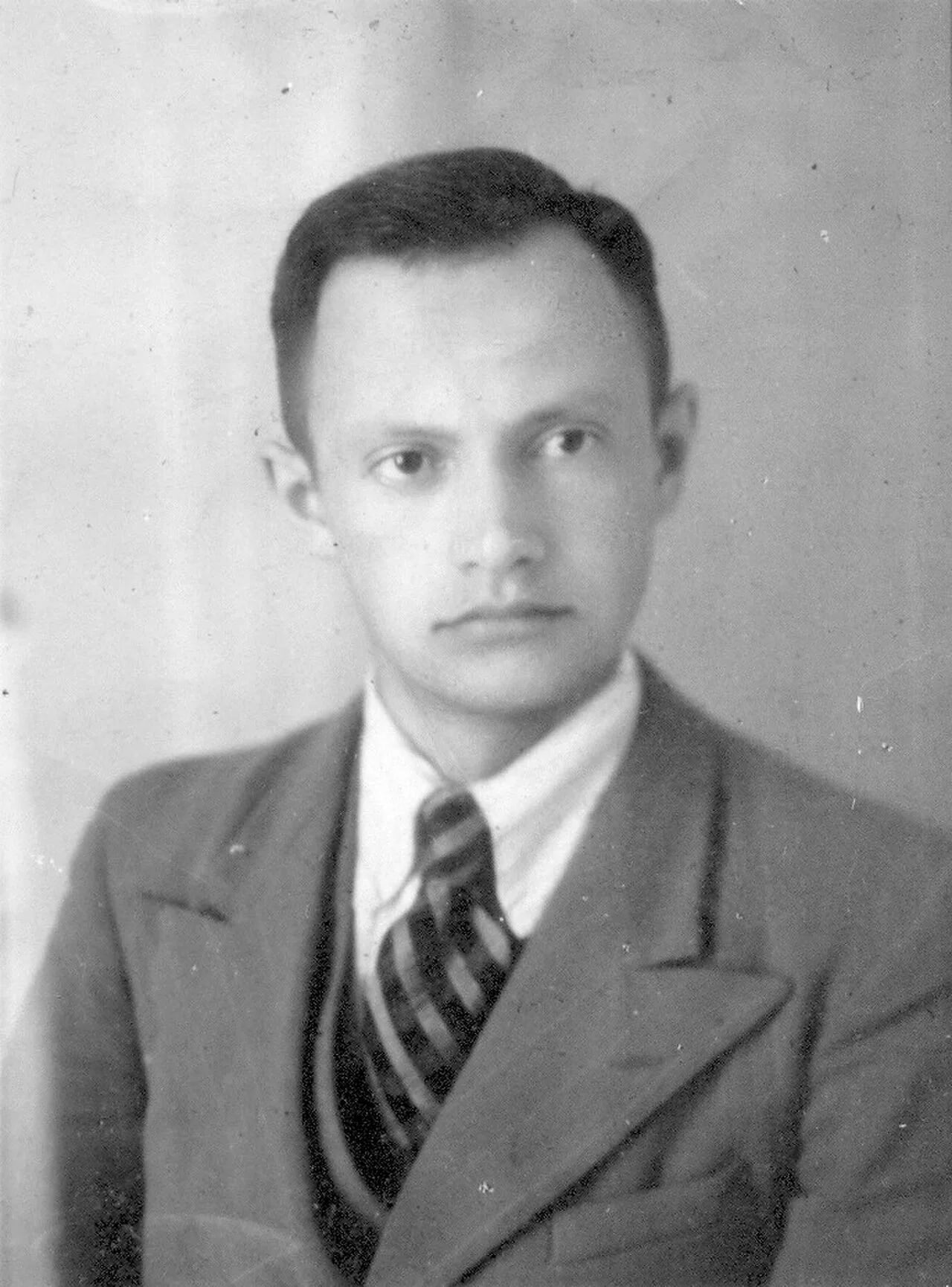 Portrait of Oleh Sholomiantsev-Terskyi (1917–1987) – memorial page