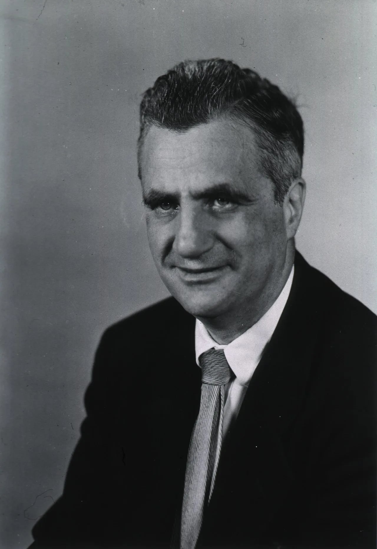 Portrait of Bernard B. Brodie (1907–1989) – memorial page