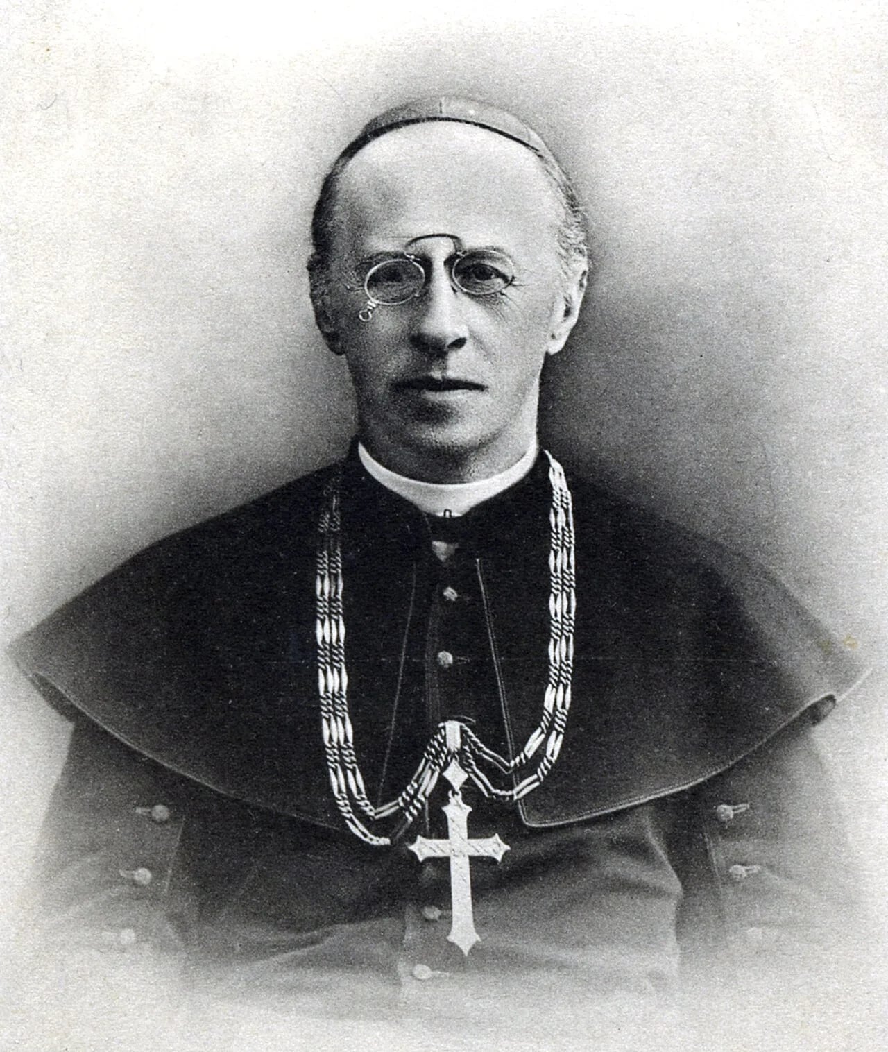 Portrait of Eduard von der Ropp (1851–1939) – memorial page