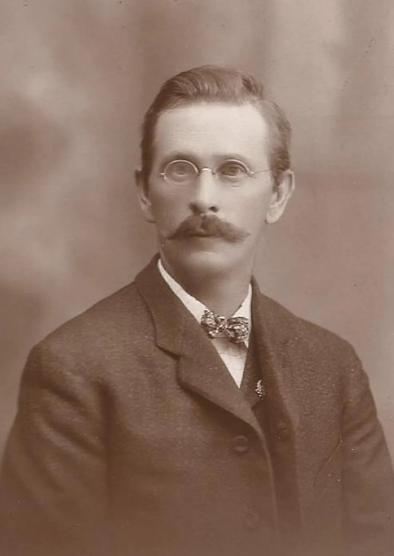 Porträt von Max N. Lindauer (1860–1936) – Gedenkseite