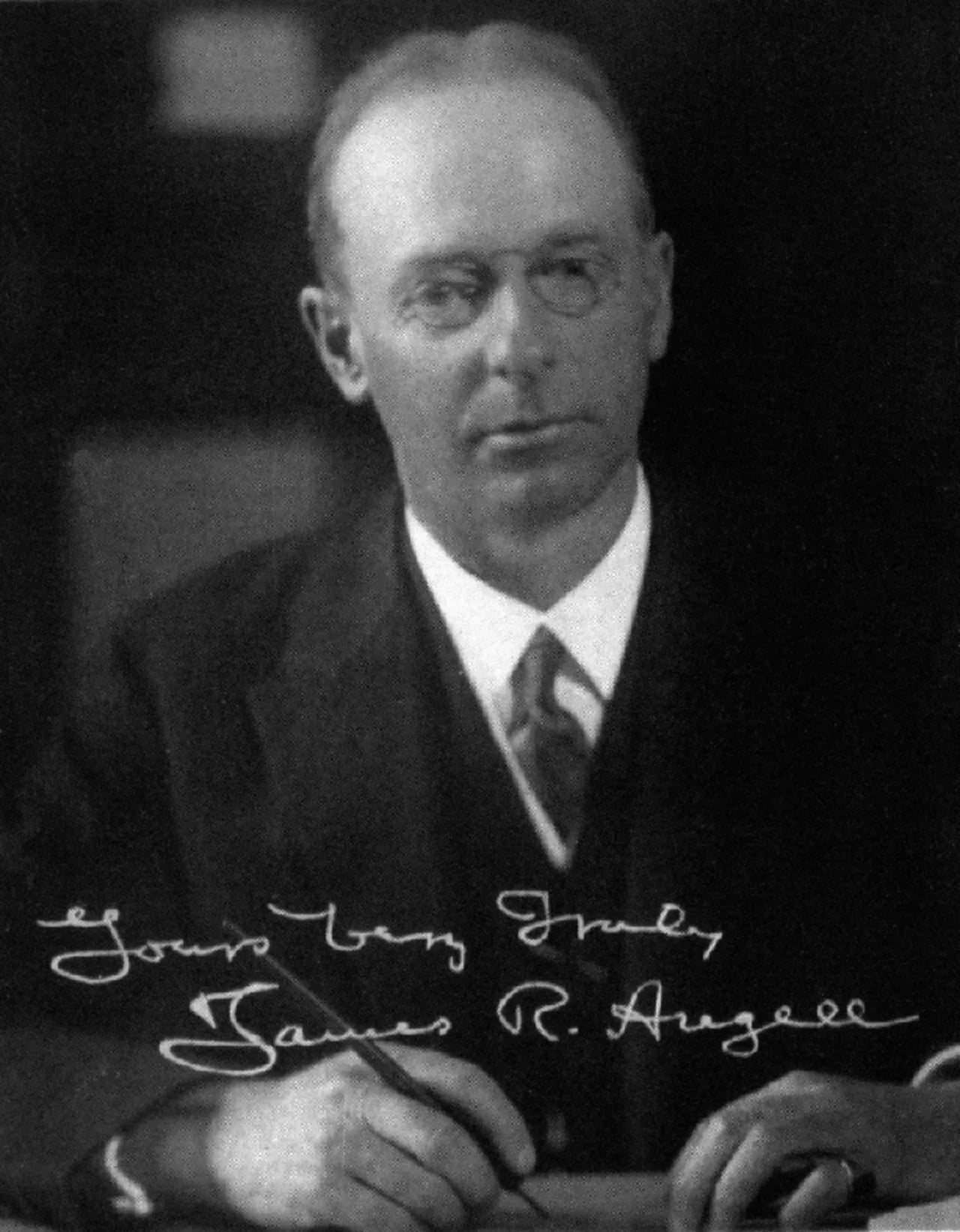 Porträt von James Rowland Angell (1869–1949) – Gedenkseite