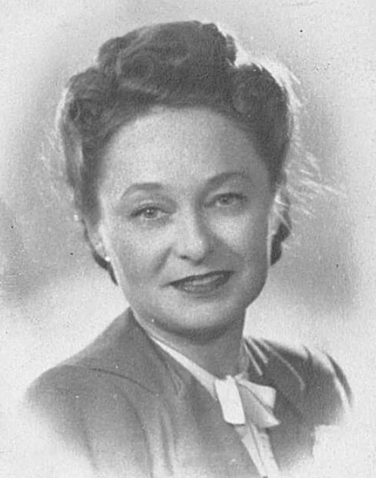 Portrait of Ynez Yna Whilton Winblad (1907–2003) – memorial page