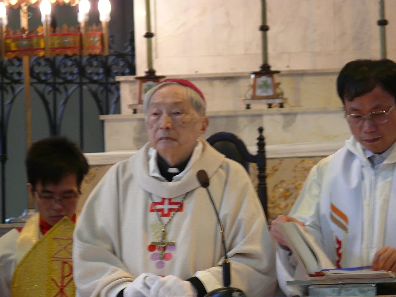 Porträt von Aloysius Jin Luxian (1916–2013) – Gedenkseite