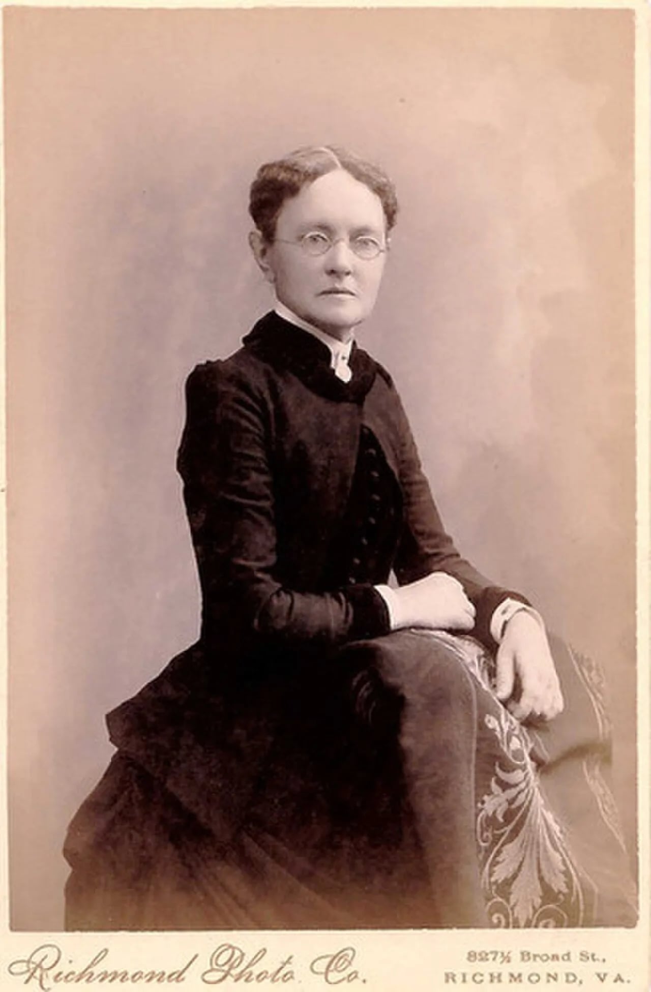 Porträt von Carrie Victoria Dyer (1839–1921) – Gedenkseite