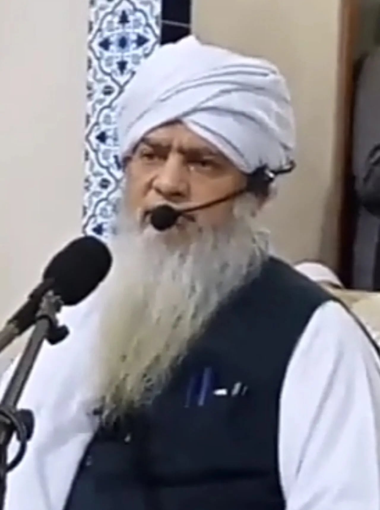 Porträt von Peer Zulfiqar Ahmad Naqshbandi (1953–2025) – Gedenkseite