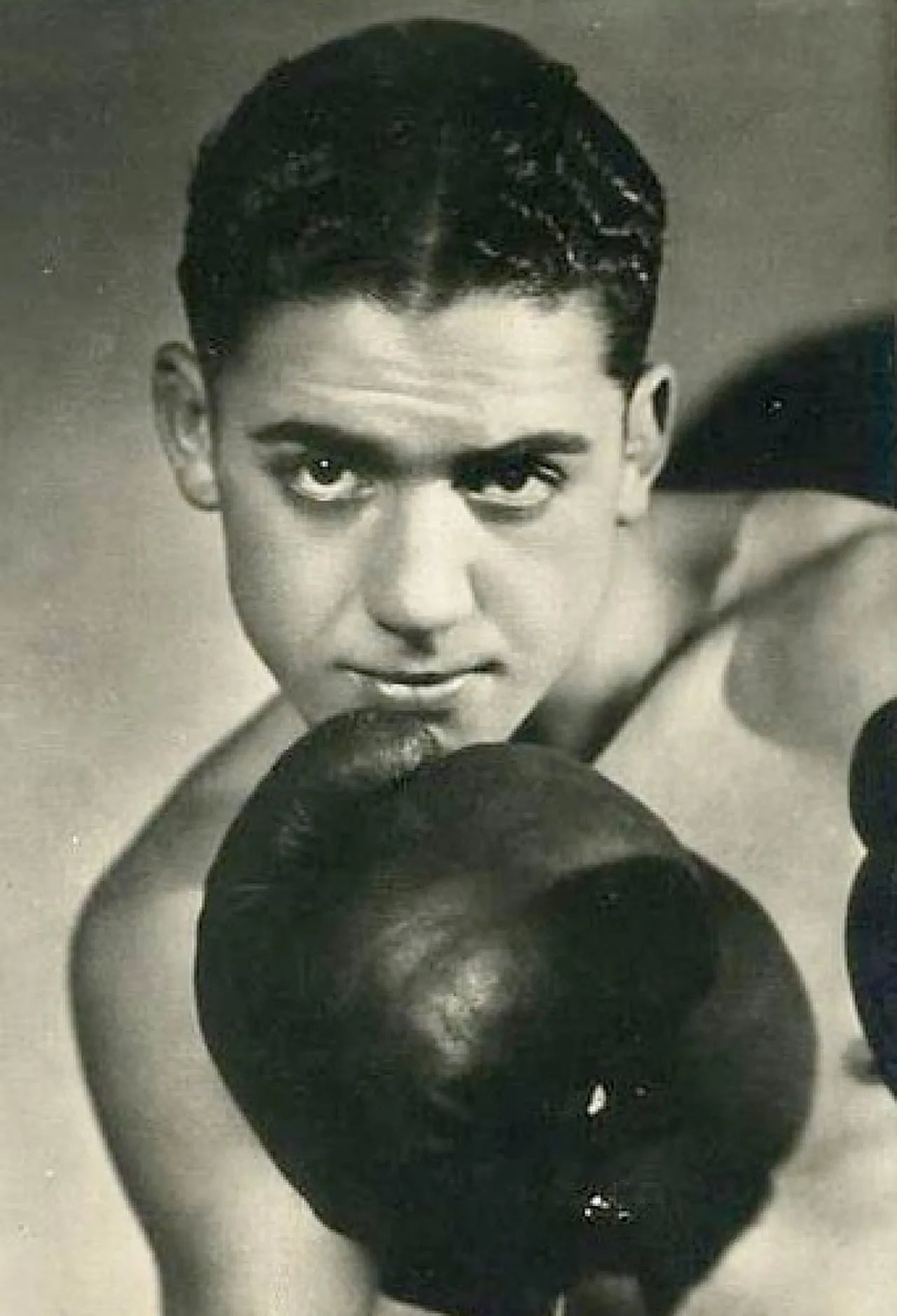 Portrait of Victor Perez (1911–1945) – memorial page