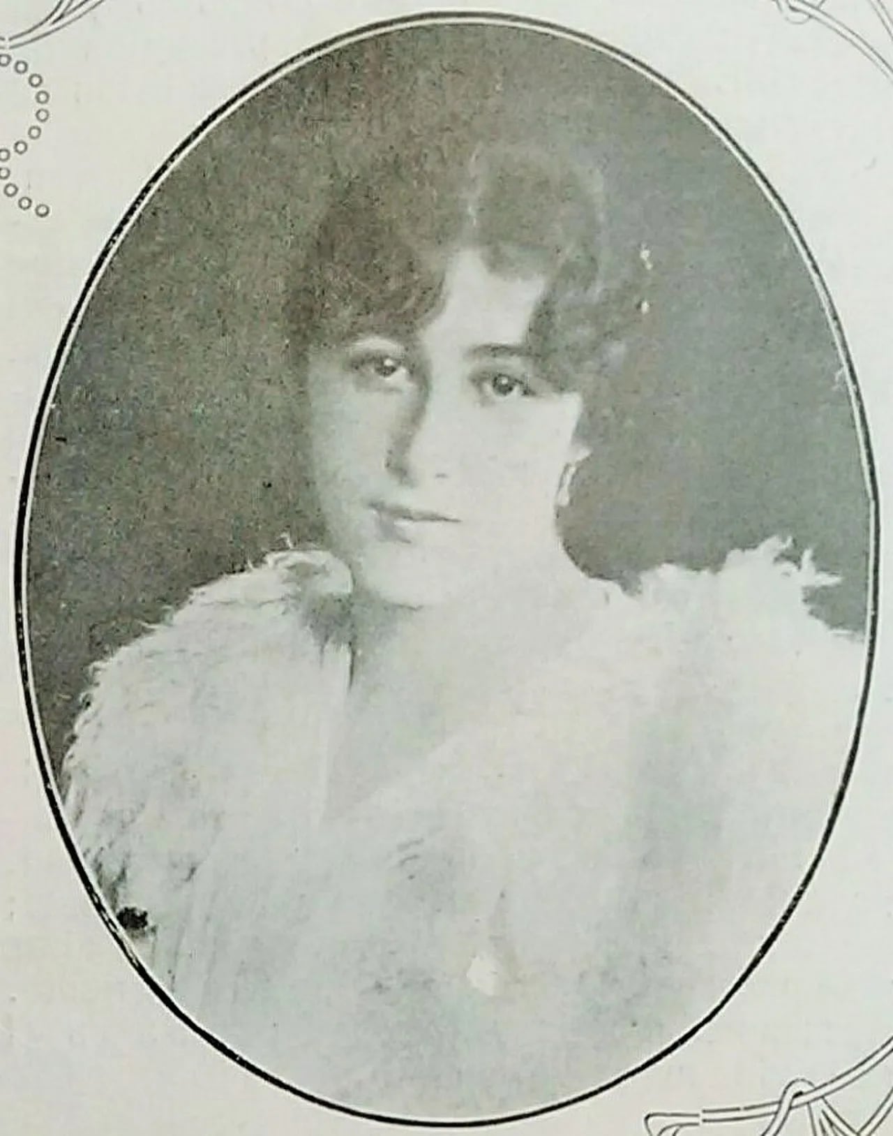 Porträt von Lorenza Villegas Restrepo (1892–1960) – Gedenkseite