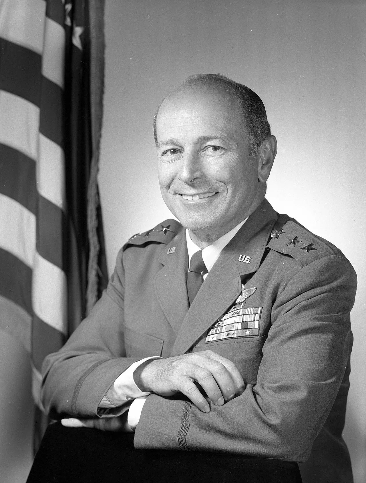 Porträt von Louis L. Wilson junior (1919–2010) – Gedenkseite