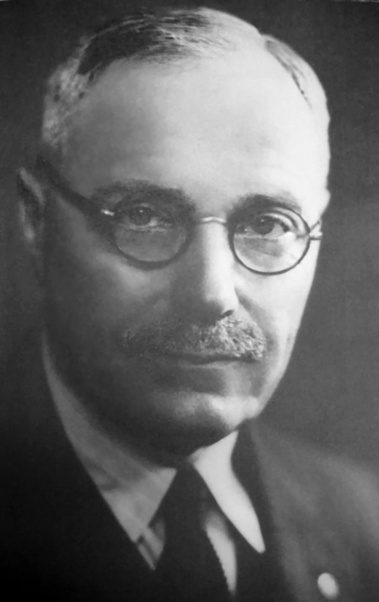 Portrait of Louis Laybourne Smith (1880–1965) – memorial page
