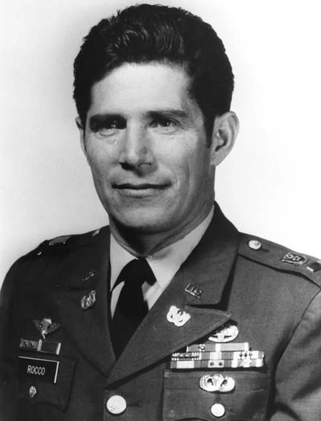 Porträt von Louis R. Rocco (1938–2002) – Gedenkseite